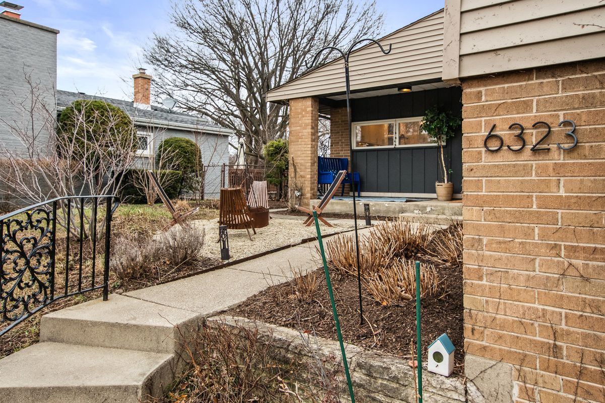 6323 Kirkwood Avenue, Chicago, IL 60646
