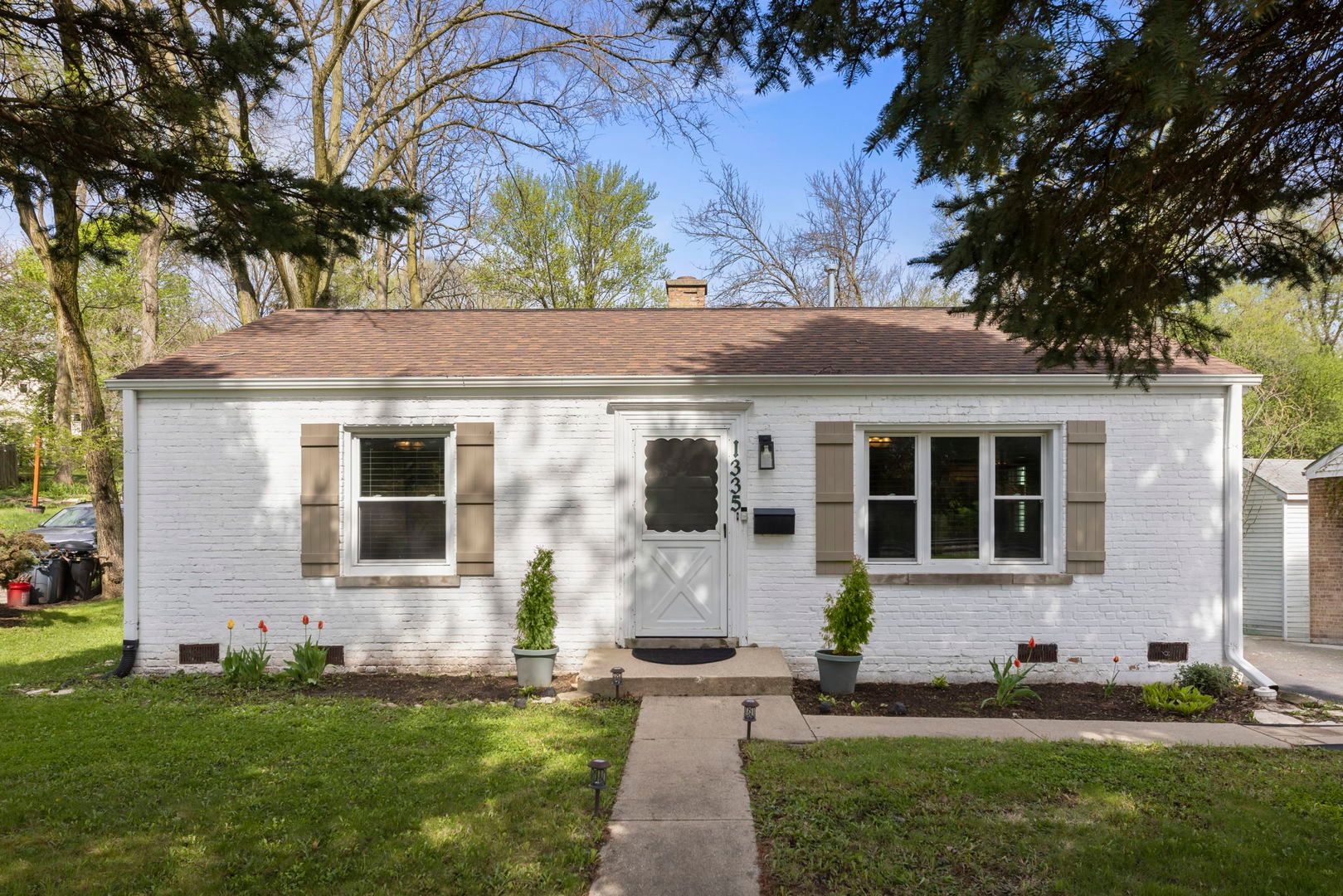 1335 College Avenue — Wheaton, IL 60187