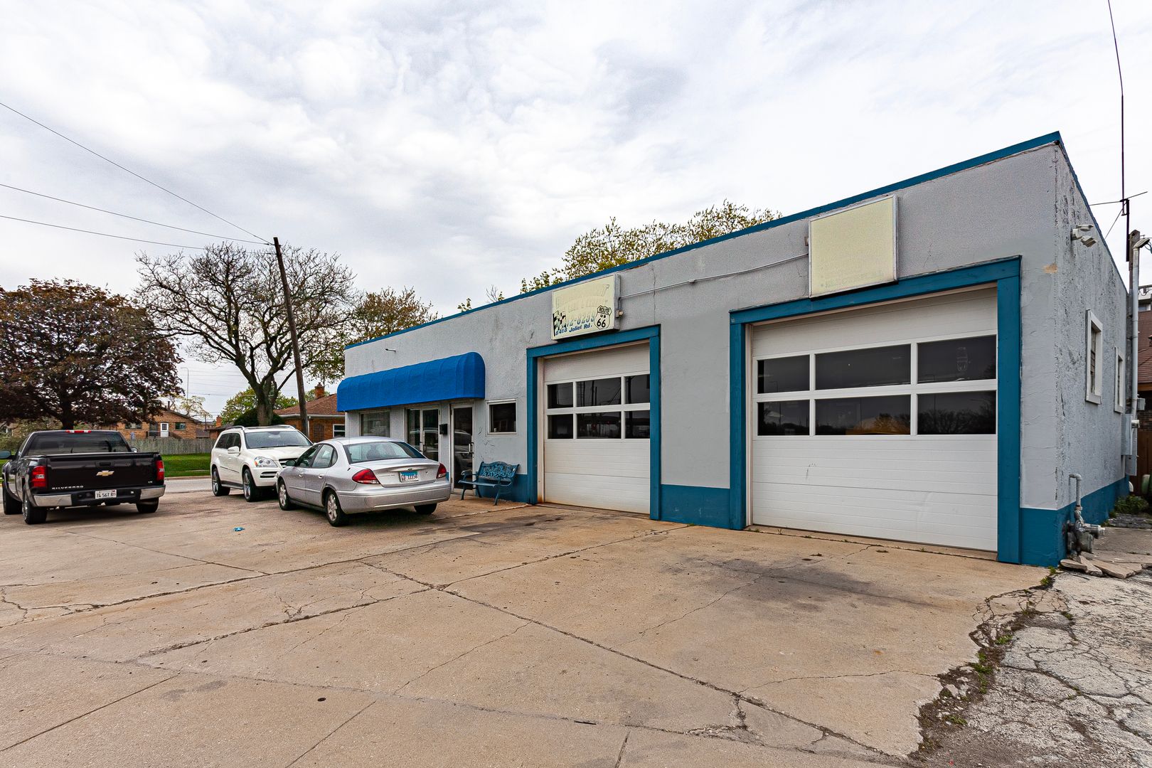 8418 Joliet Road — McCook, IL 60525