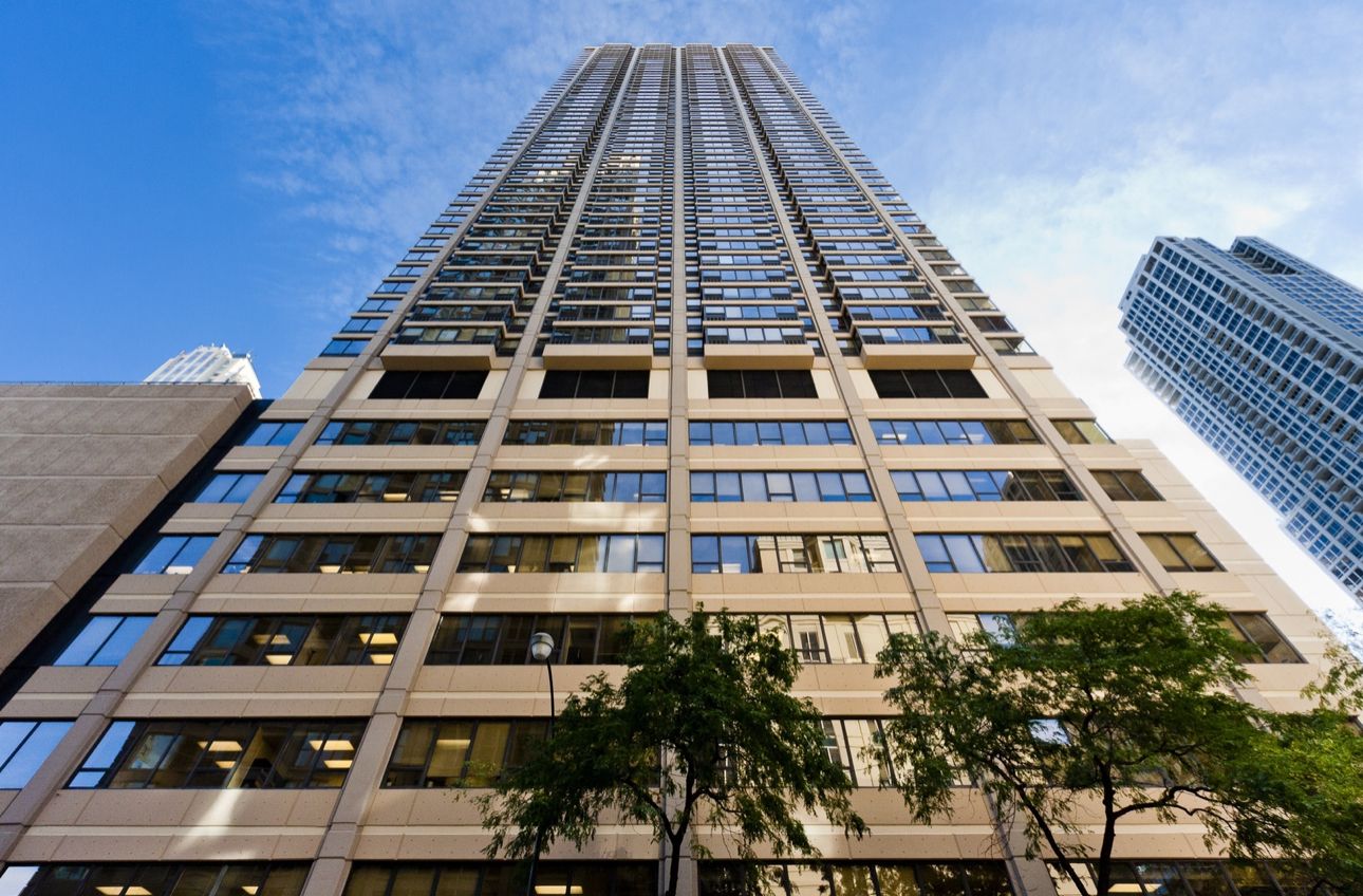 30 Huron Street — Chicago, IL 60611