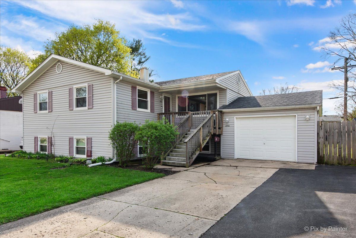 6054 HAMPTON Drive — Carpentersville, IL 60110