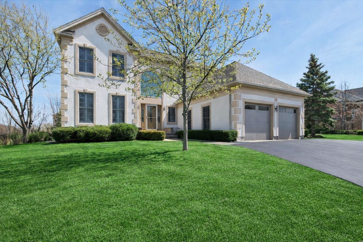 36 Tournament Drive, Hawthorn Woods, IL 60047