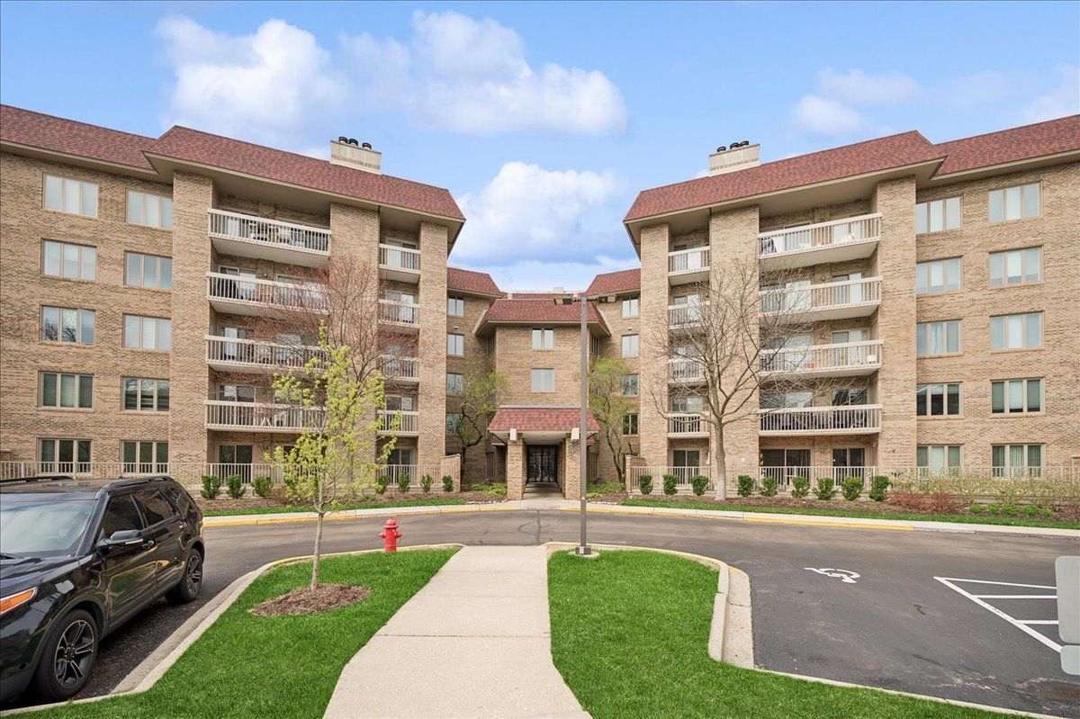 1280 Rudolph Road #4A — Northbrook, IL 60062