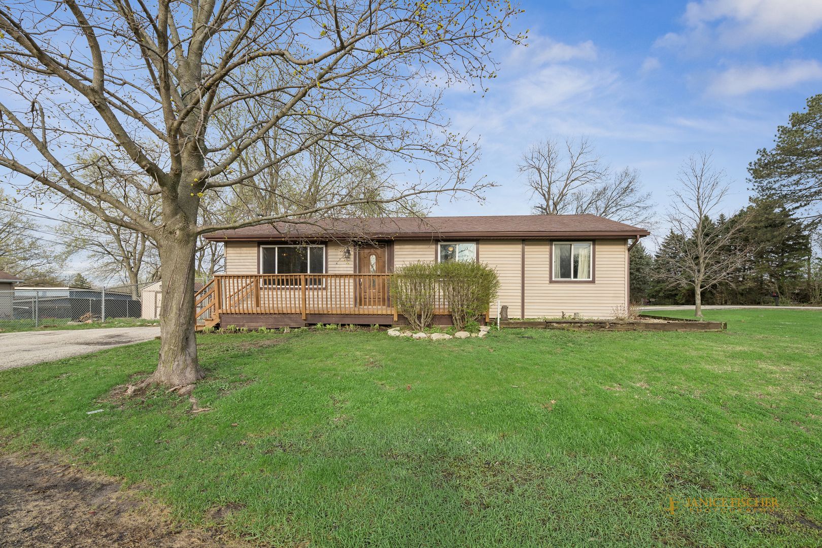 3502 Westwood Drive — Wonder Lake, IL 60097