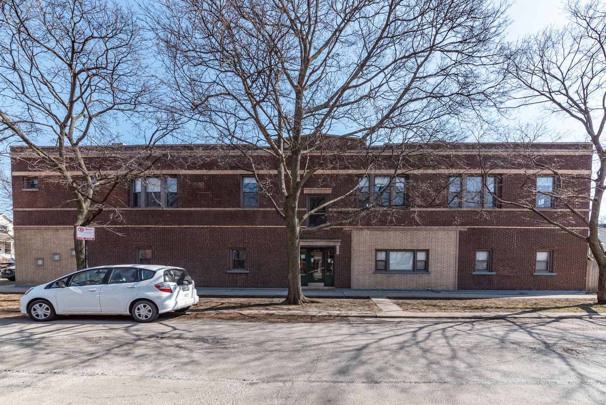 4255 Campbell Avenue, Chicago, IL 60618