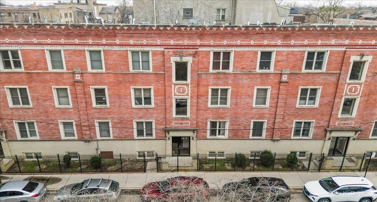 1157 E 61st Street #1 — Chicago, IL 60637