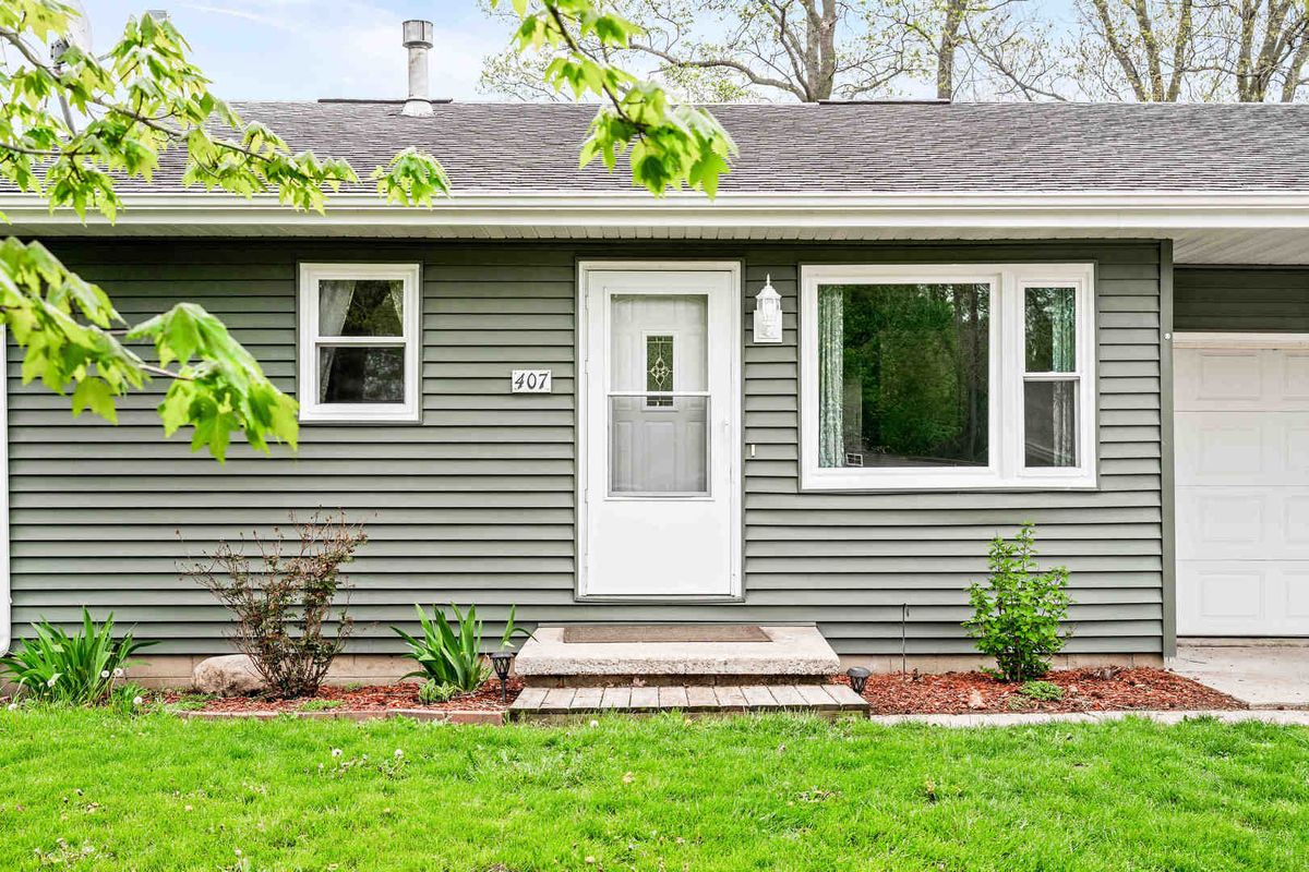 407 N WESTERN Avenue, Minier, IL 61759