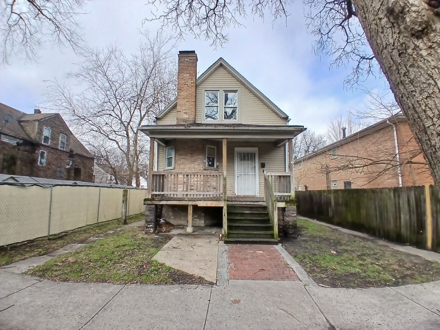 7804 S ELLIS Avenue — Chicago, IL 60619