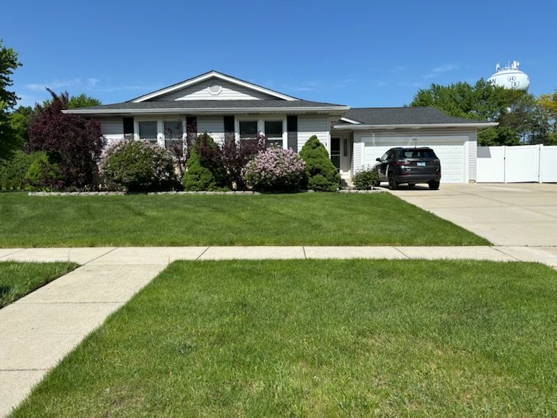 3991 whispering trails Drive — Hoffman Estates, IL 60192