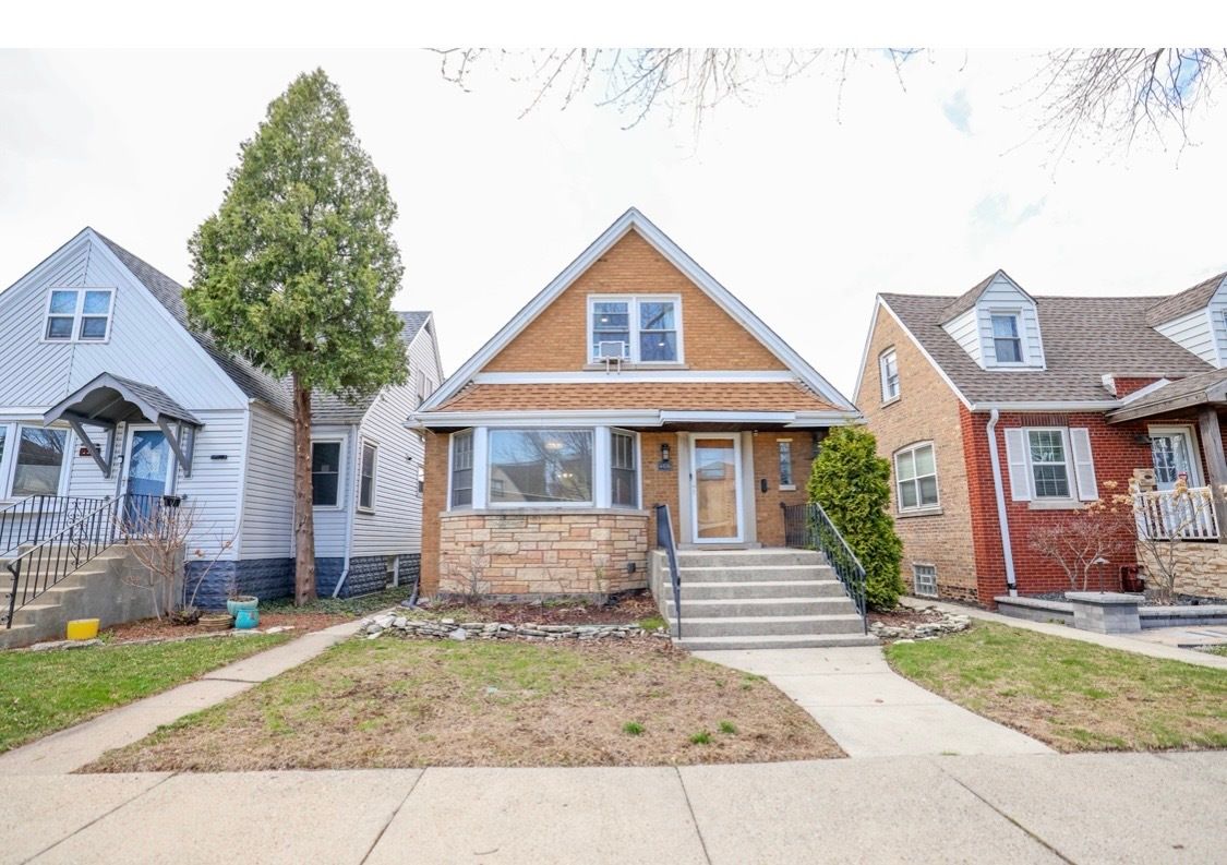 4436 S Komensky Avenue — Chicago, IL 60632