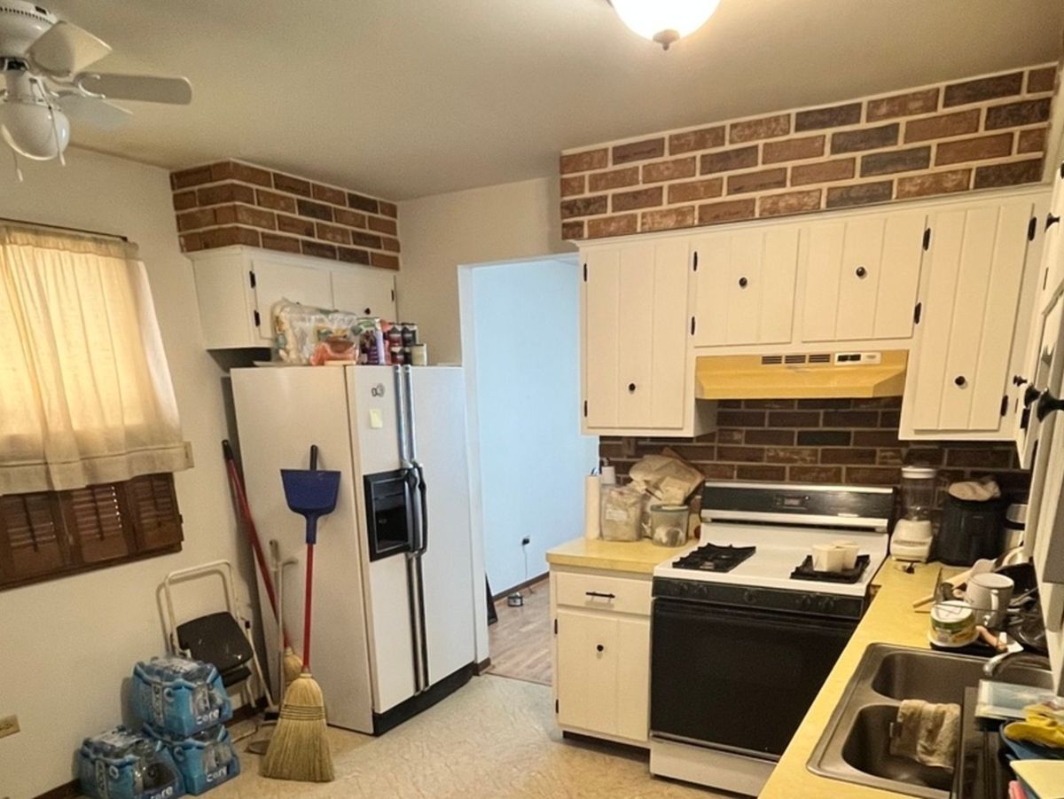 14238 Manistee Avenue, Burnham, IL 60633