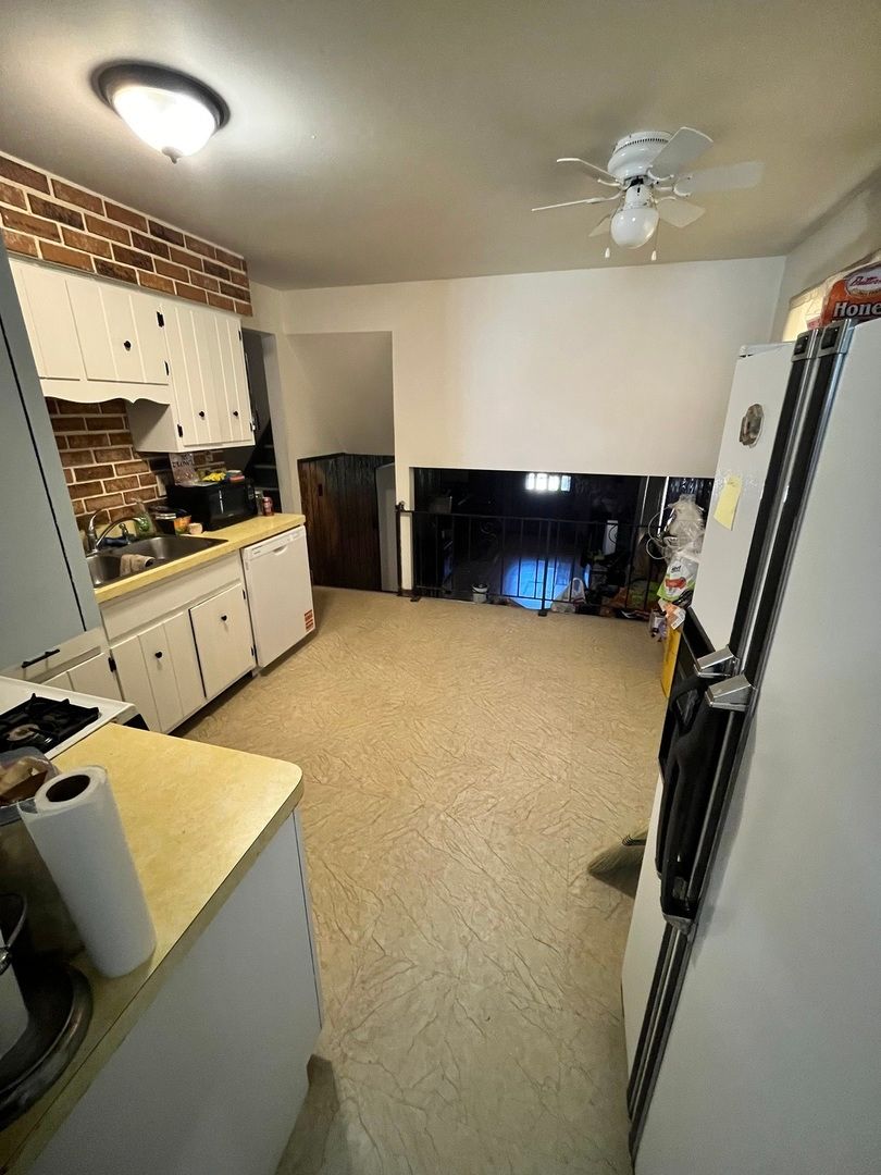 14238 Manistee Avenue, Burnham, IL 60633