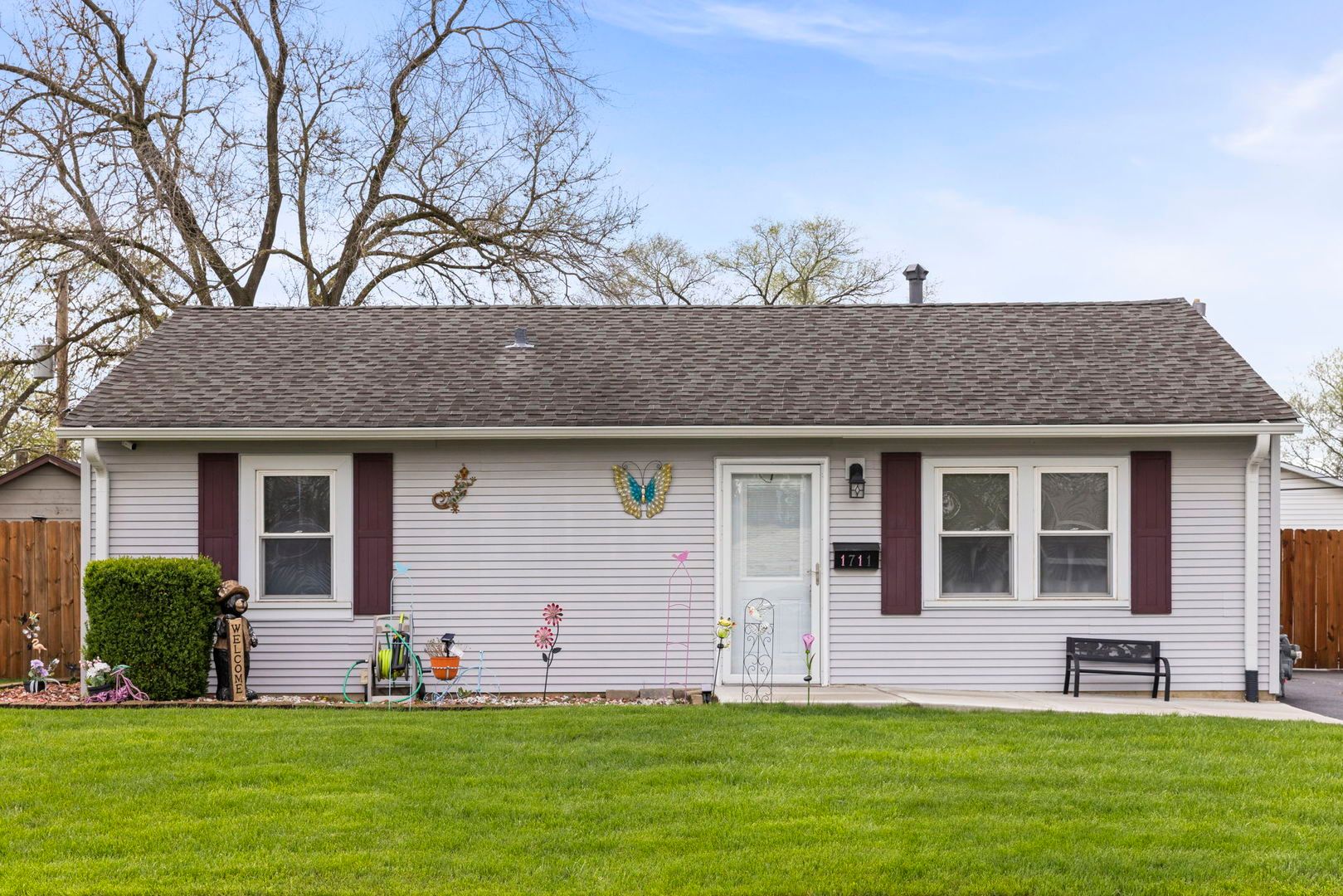 1711 Hosmer Lane — Crest Hill, IL 60403