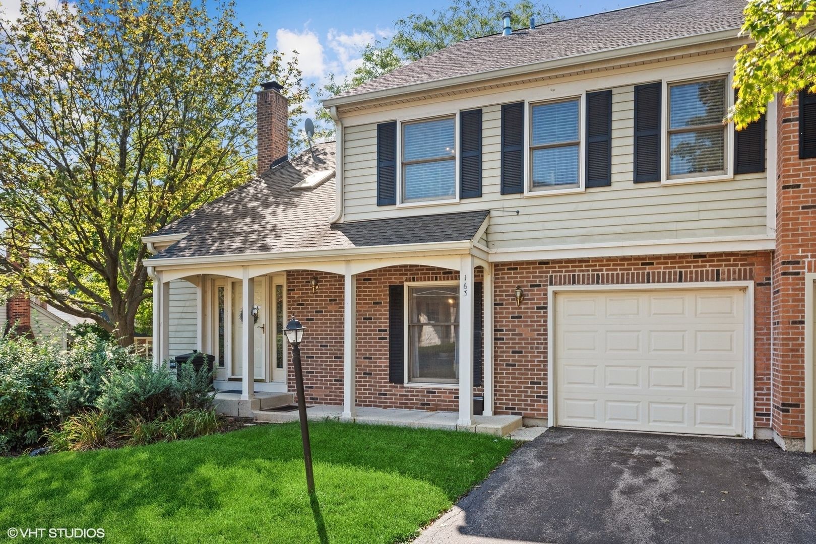 163 Bright Ridge Drive — Schaumburg, IL 60194