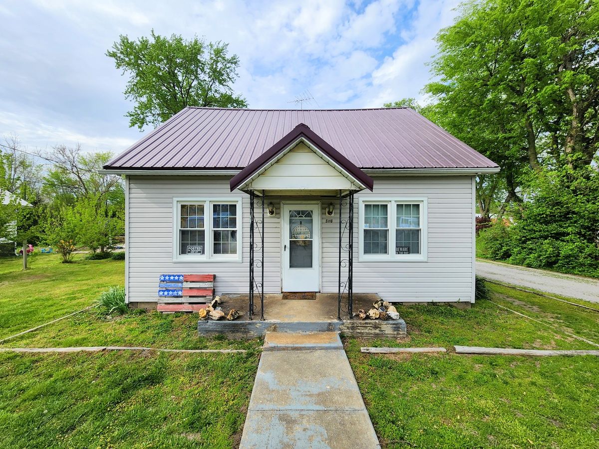 205 W Maple Street, Coulterville, IL 62237