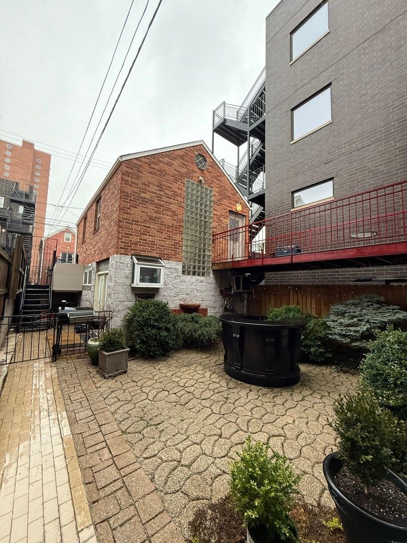 1423 W Walton Street #CH — Chicago, IL 60642