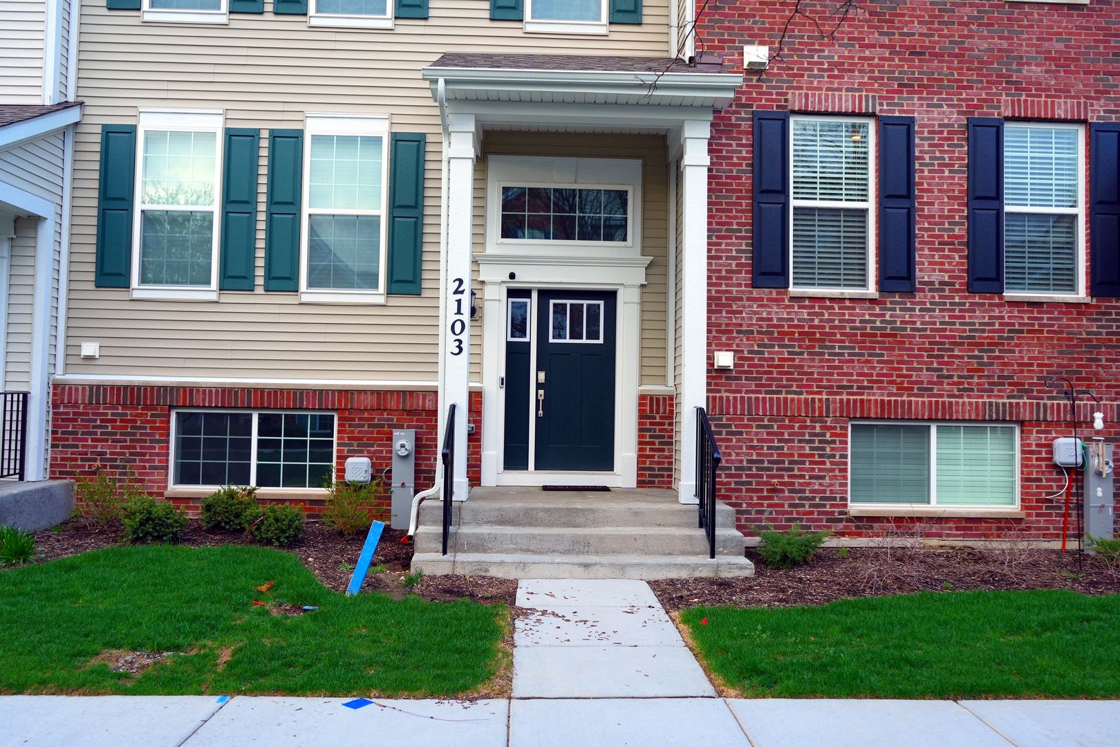 2103 Neubauer Circle — Lindenhurst, IL 60046