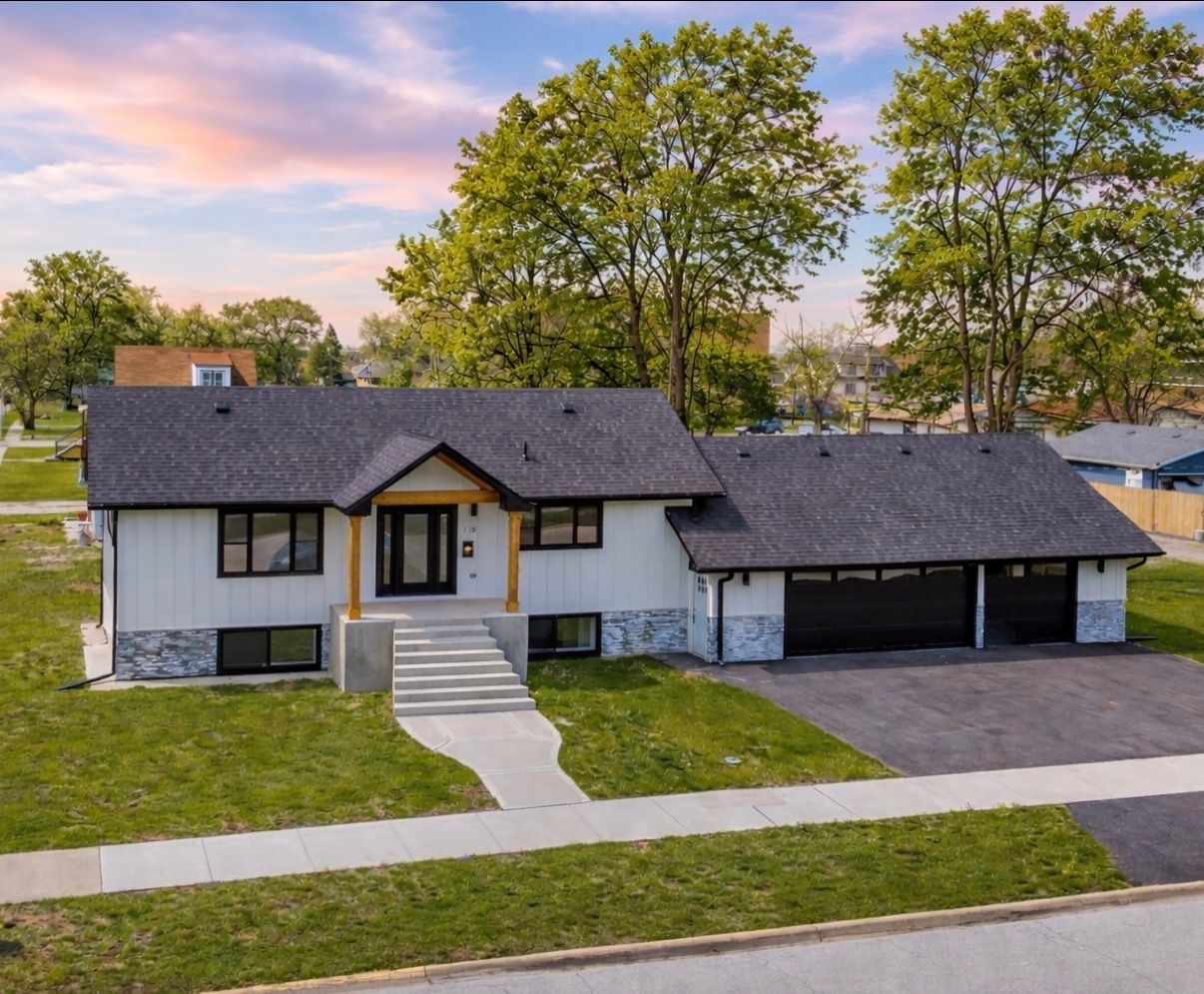 718 E 152nd Street — Phoenix, IL 60426