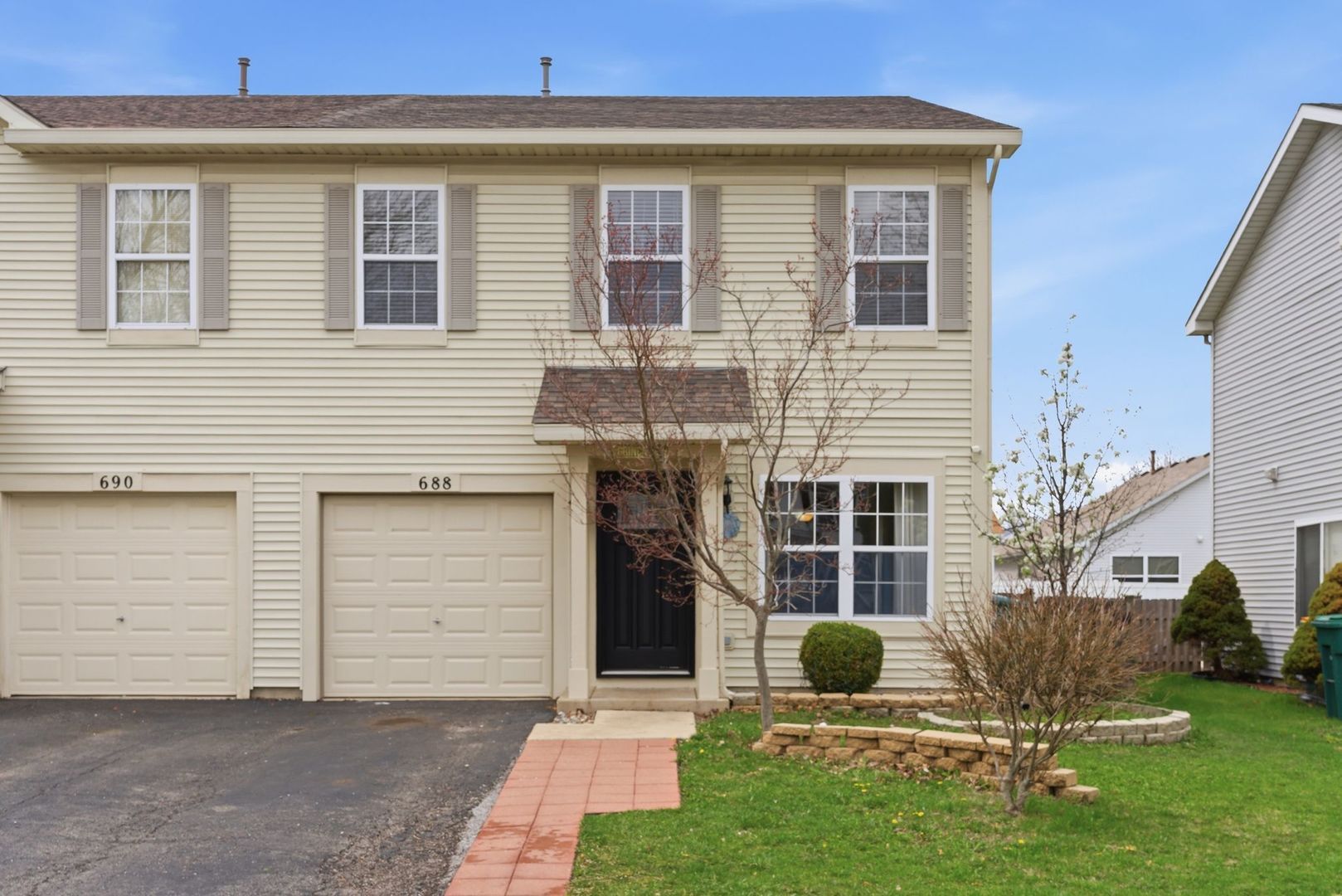 688 S Shannon Drive — Romeoville, IL 60446