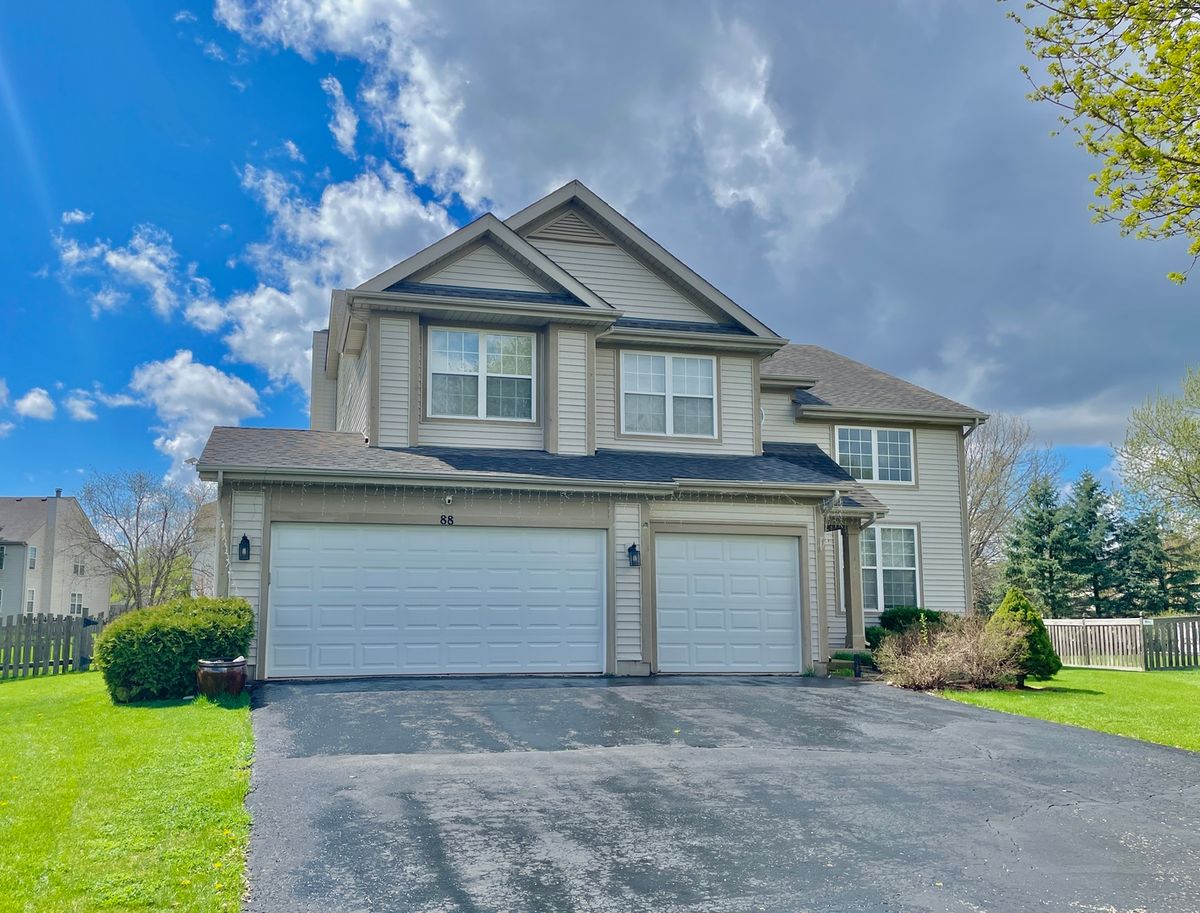 88 Hackney Lane, Lindenhurst, IL 60046