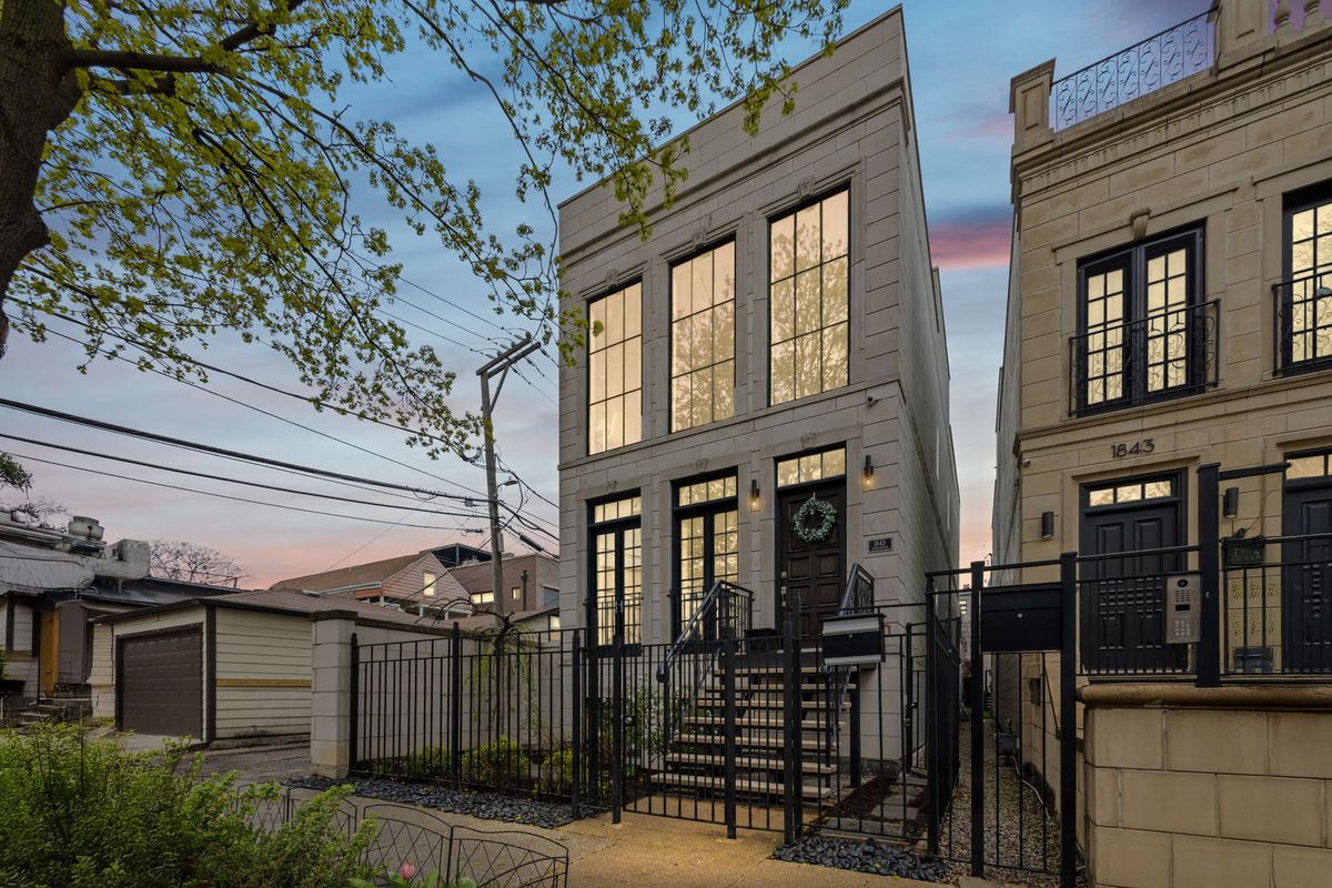 1845 Winchester, Chicago, IL 60622