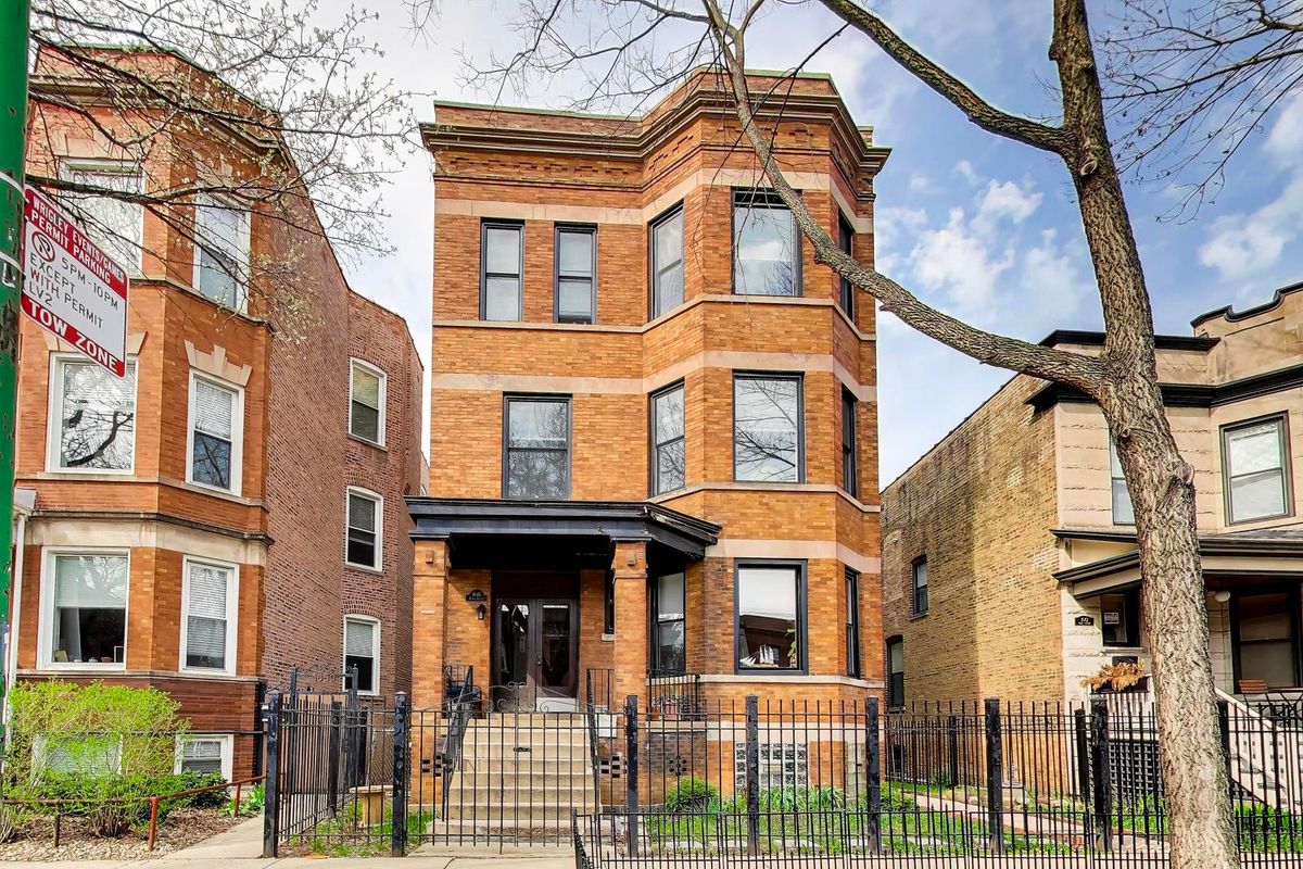 1646 Byron Street, Chicago, IL 60613