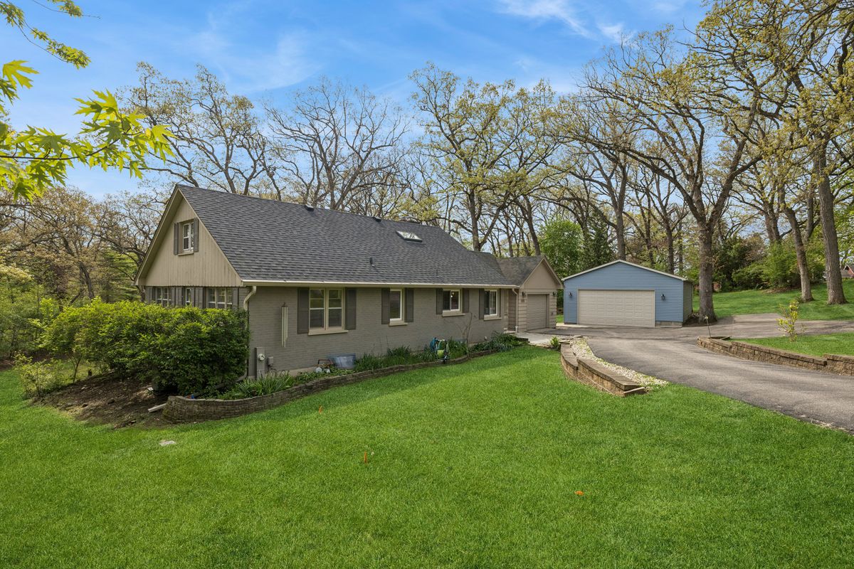 809 Ridgeland Street, Fox River Grove, IL 60021