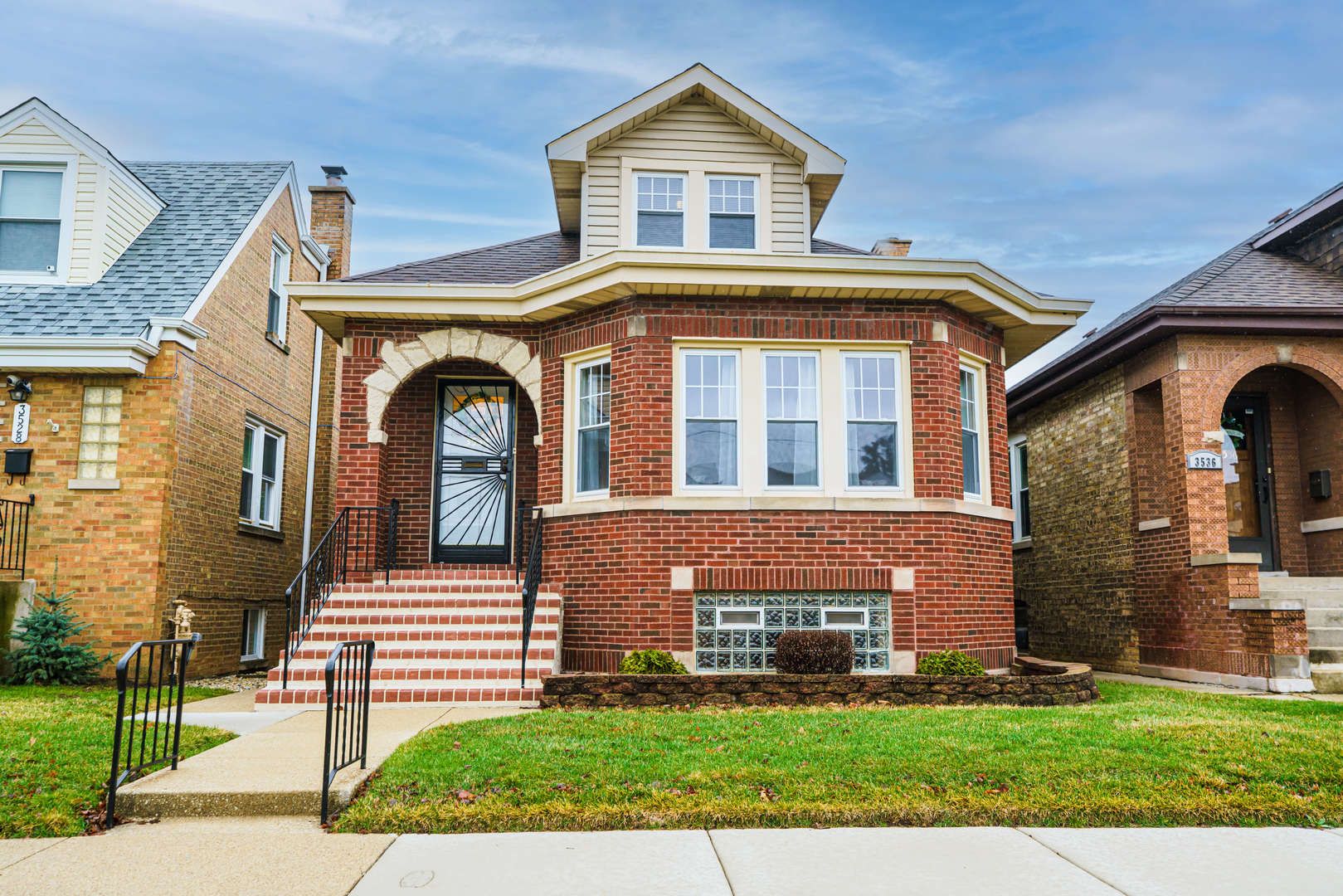 3534 N Nora Avenue — Chicago, IL 60634