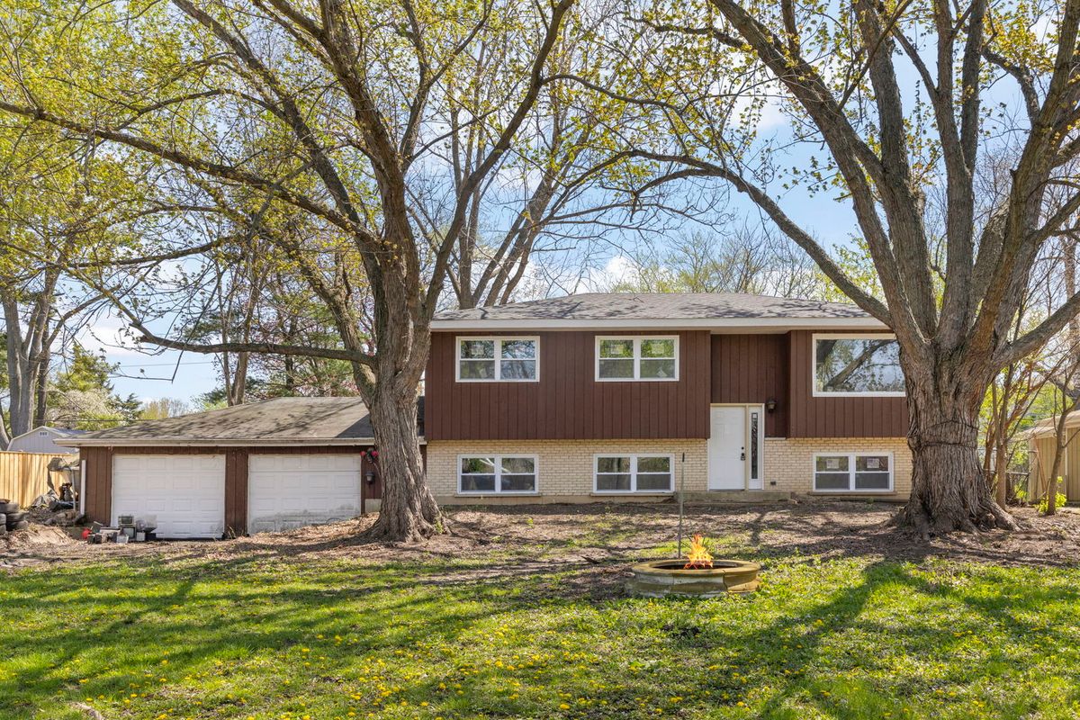 3N607 Kenwood Avenue, West Chicago, IL 60185