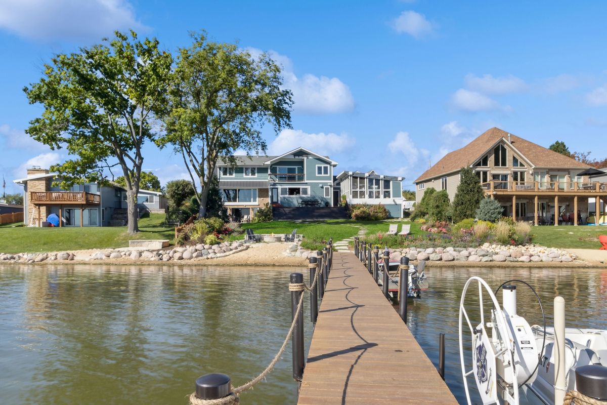 245 Sunrise Lane, Lake Zurich, IL 60047