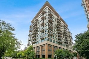 125 E 13th Street #1012 — Chicago, IL 60605