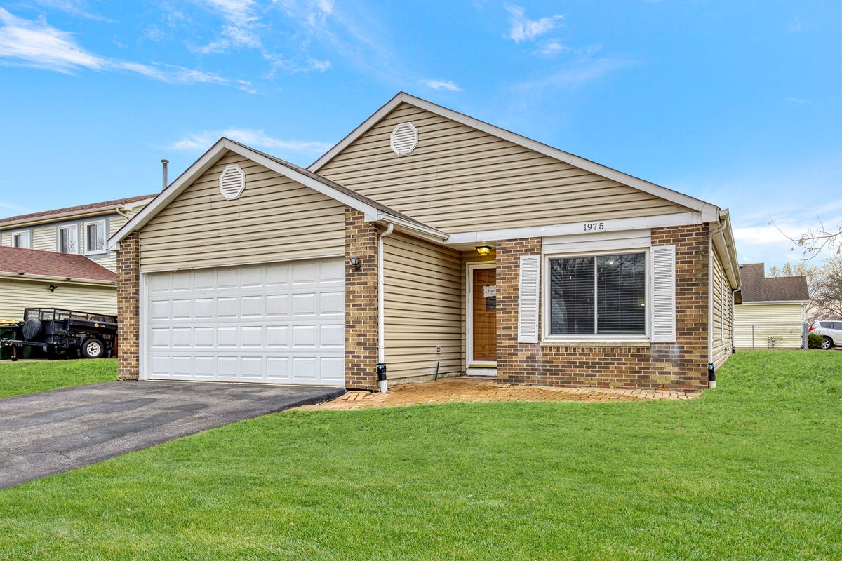 1975 Eastman Lane, Hanover Park, IL 60133