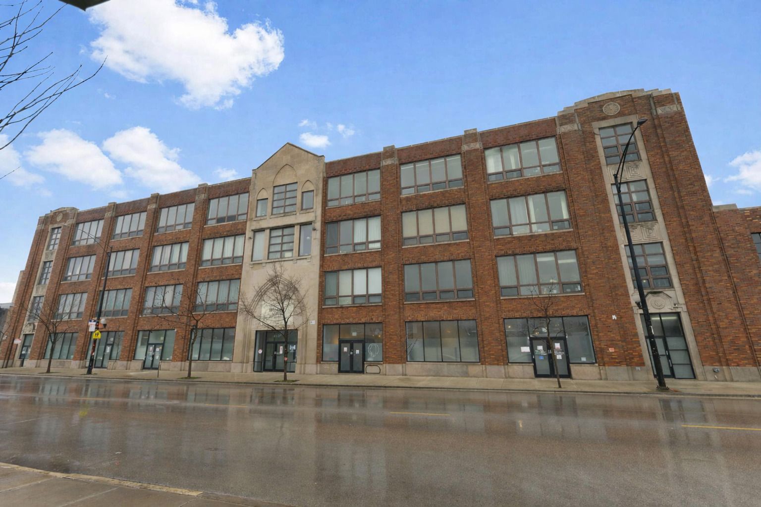 4131 W Belmont Avenue #402 — Chicago, IL 60641