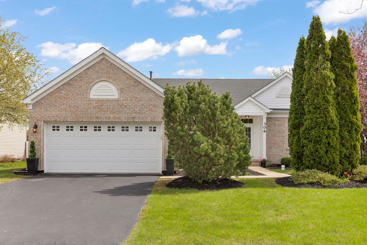 306 Austin Drive, Shorewood, IL 60404