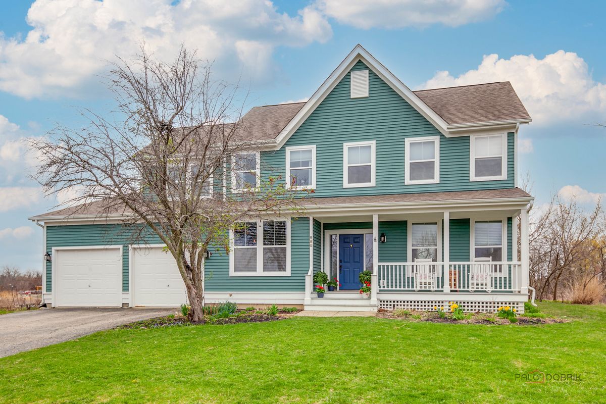 586 Bluestem Lane, Grayslake, IL 60030