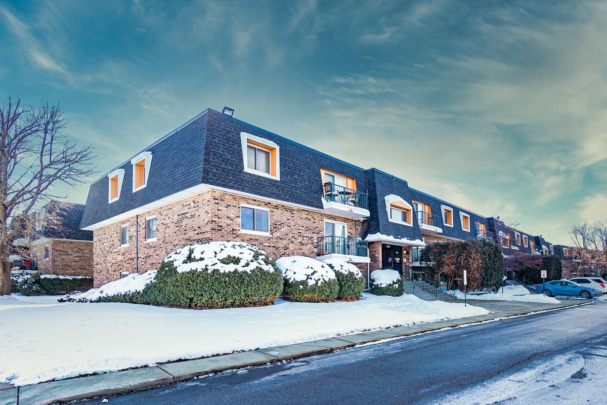 3851 Parkway Drive, Northbrook, IL 60062