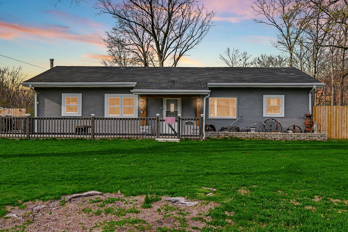 17067 3250N Road, Momence, IL 60954