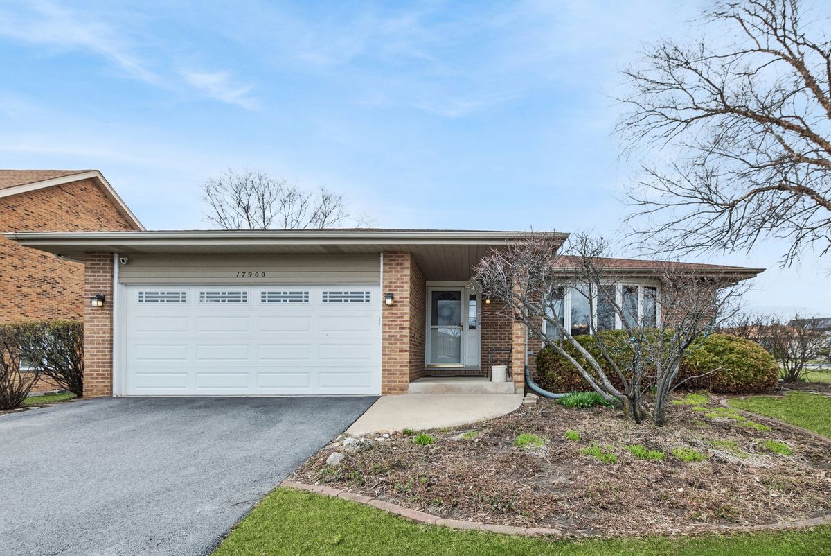17900 Poplar Lane, Country Club Hills, IL 60478