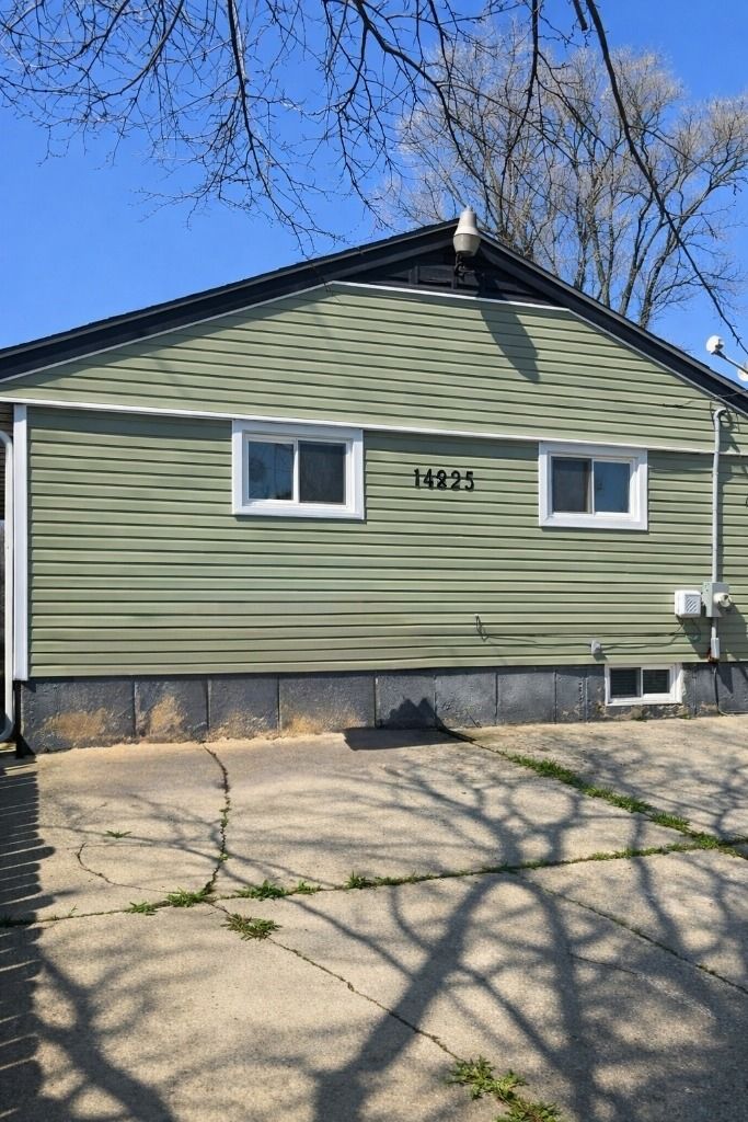 14825 Maplewood Avenue — Harvey, IL 60426