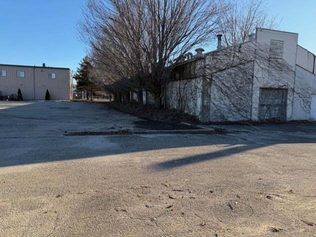 239 S Cherry Street, Galesburg, IL 61401