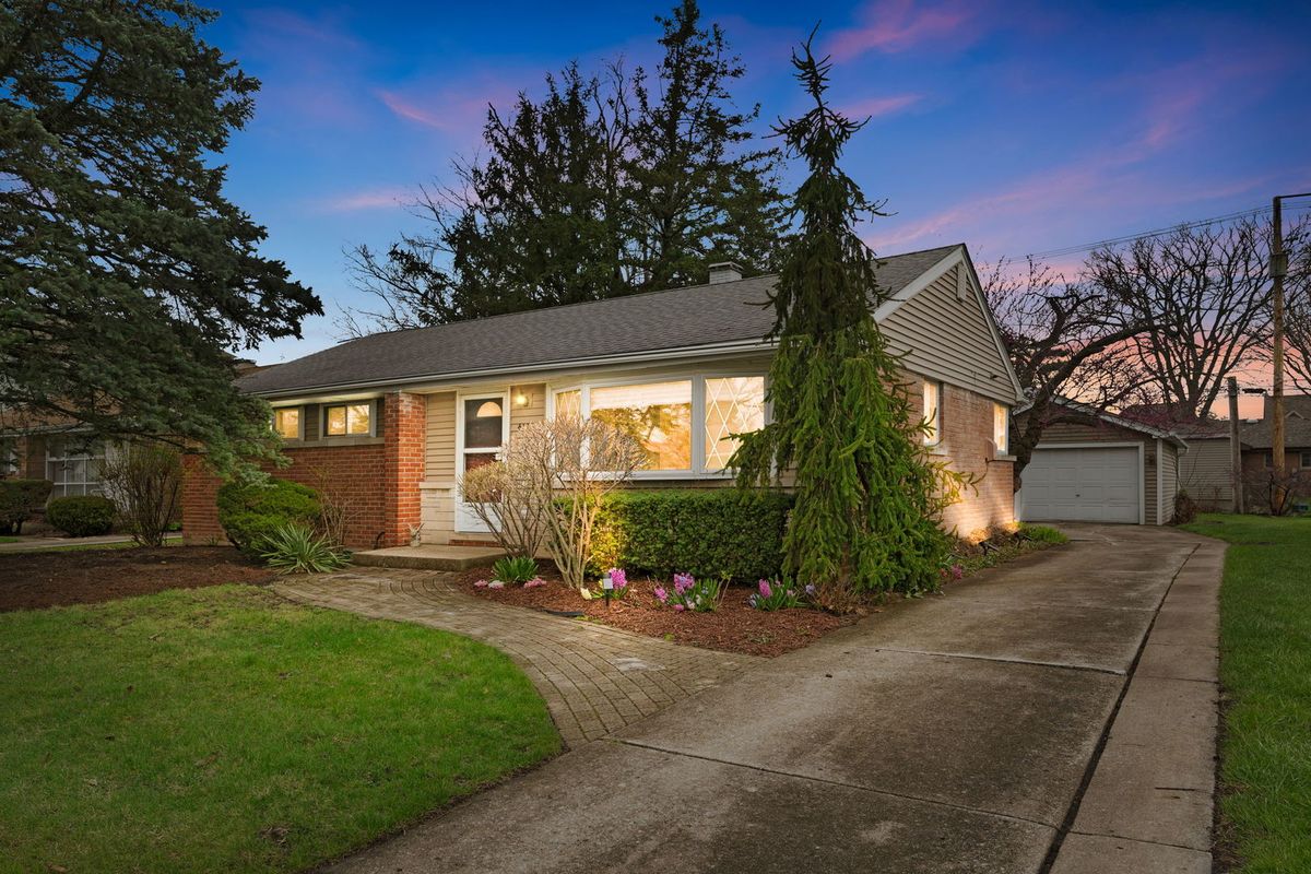 413 Highland Avenue, Elmhurst, IL 60126