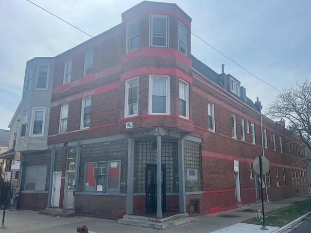 4400-4402 S HONORE Crest — Chicago, IL 60609