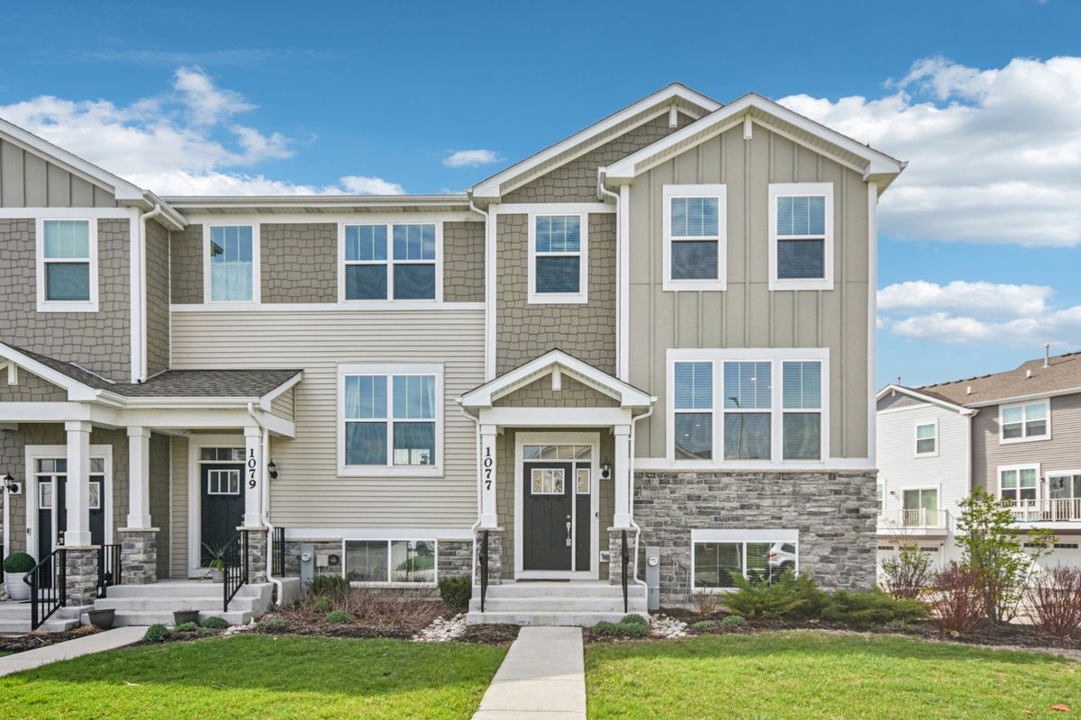 1077 Moraine Drive, South Elgin, IL 60177