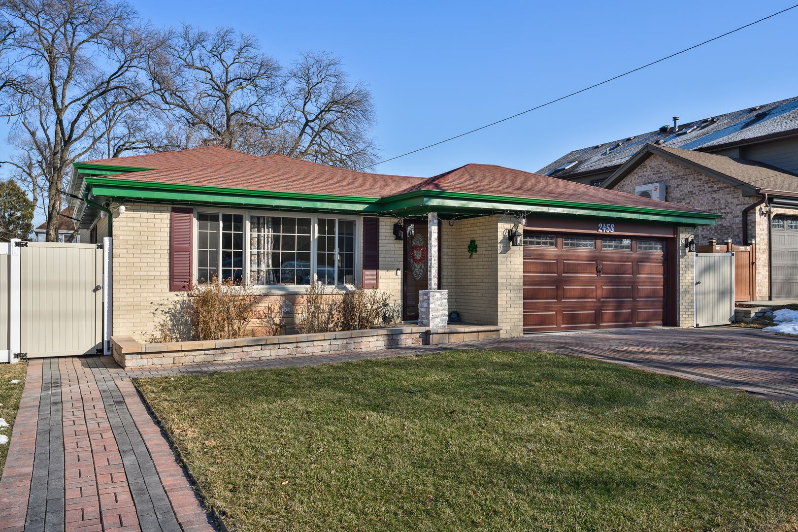 2458 Seminary Avenue — Des Plaines, IL 60016
