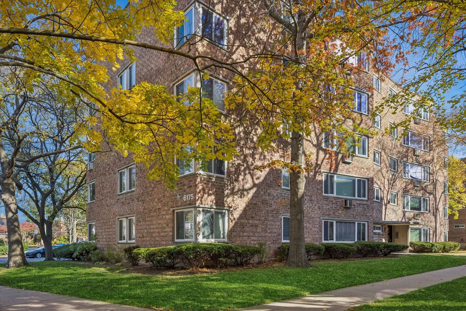 6175 N Wolcott Avenue #4C — Chicago, IL 60660
