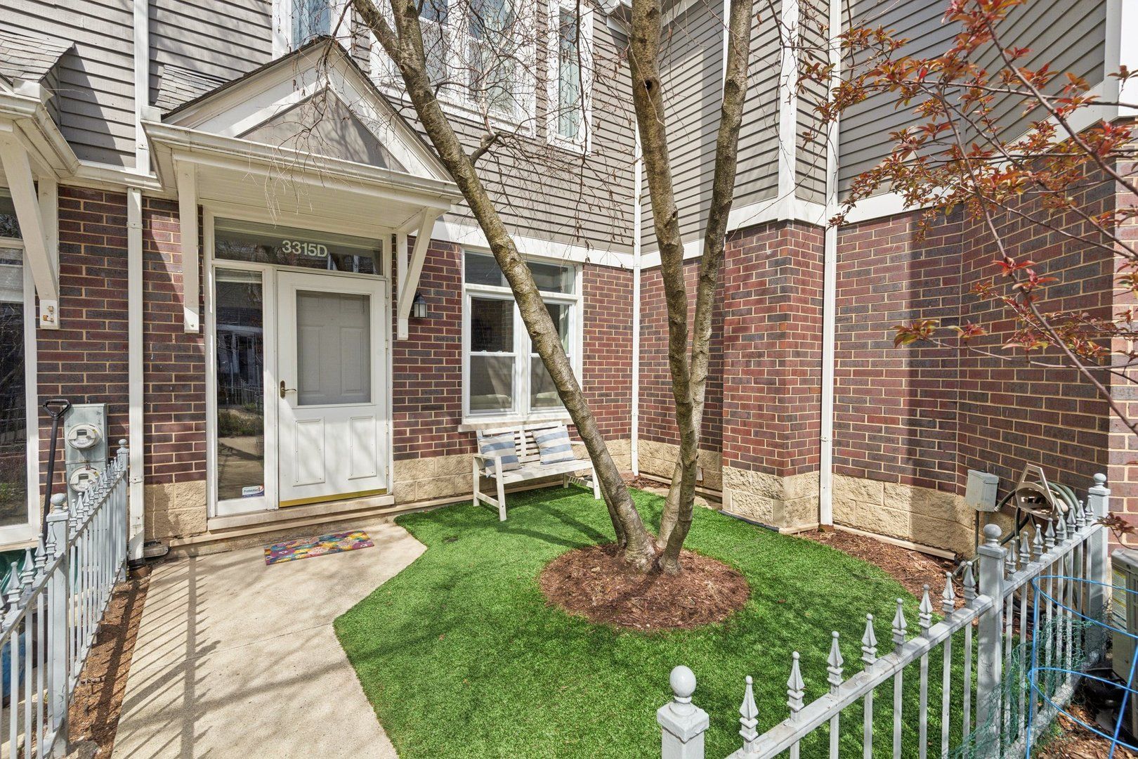 3315 N Racine Avenue #D — Chicago, IL 60657