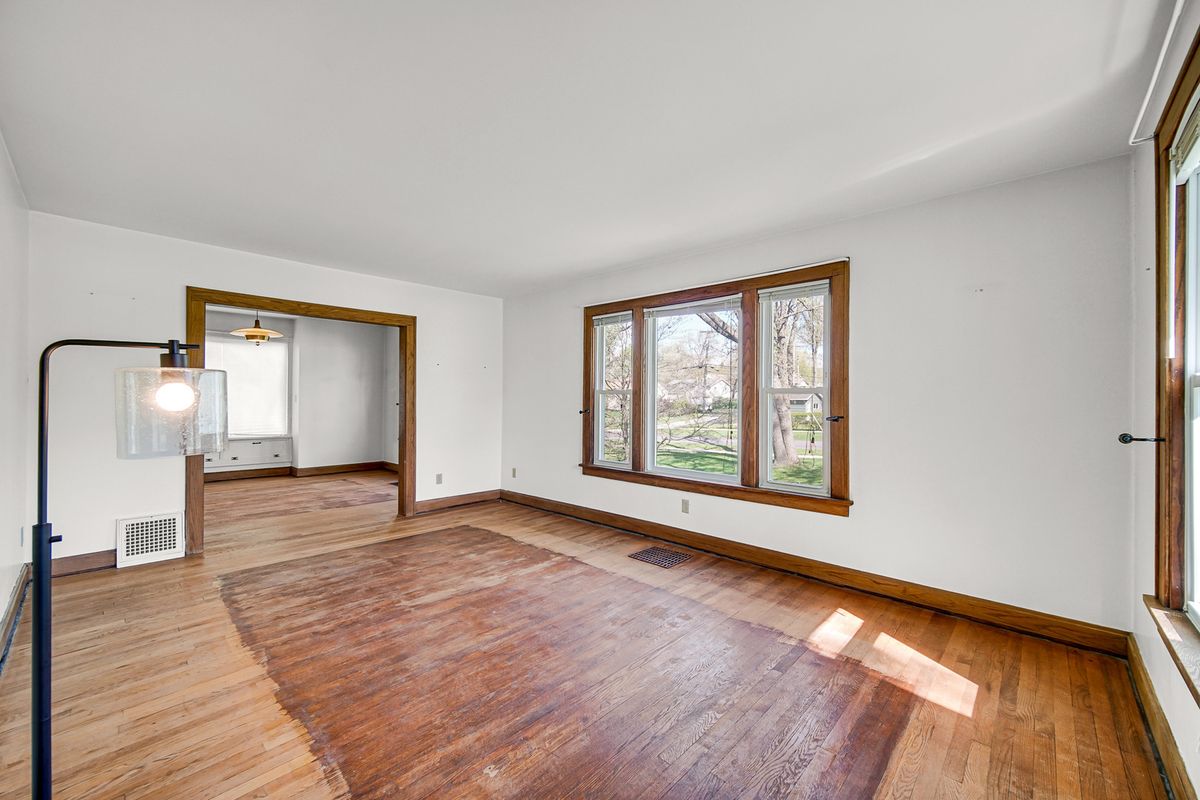 415 Elmhurst Street, Valparaiso, IN 46385