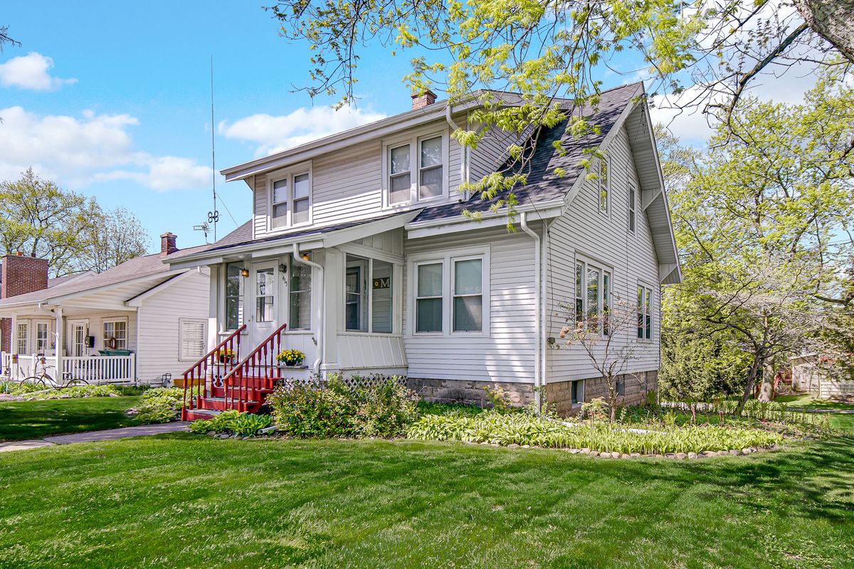 415 Elmhurst Avenue, Valparaiso, IN 46385