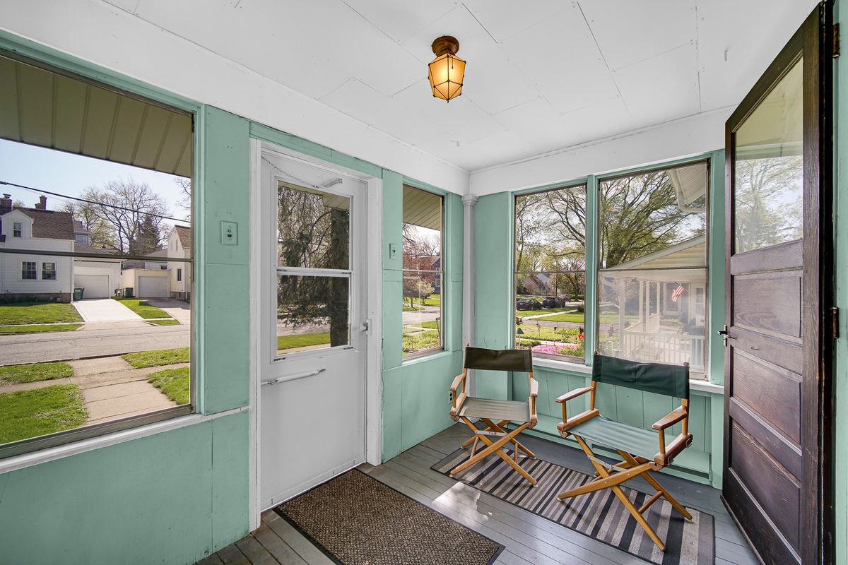415 Elmhurst Street, Valparaiso, IN 46385
