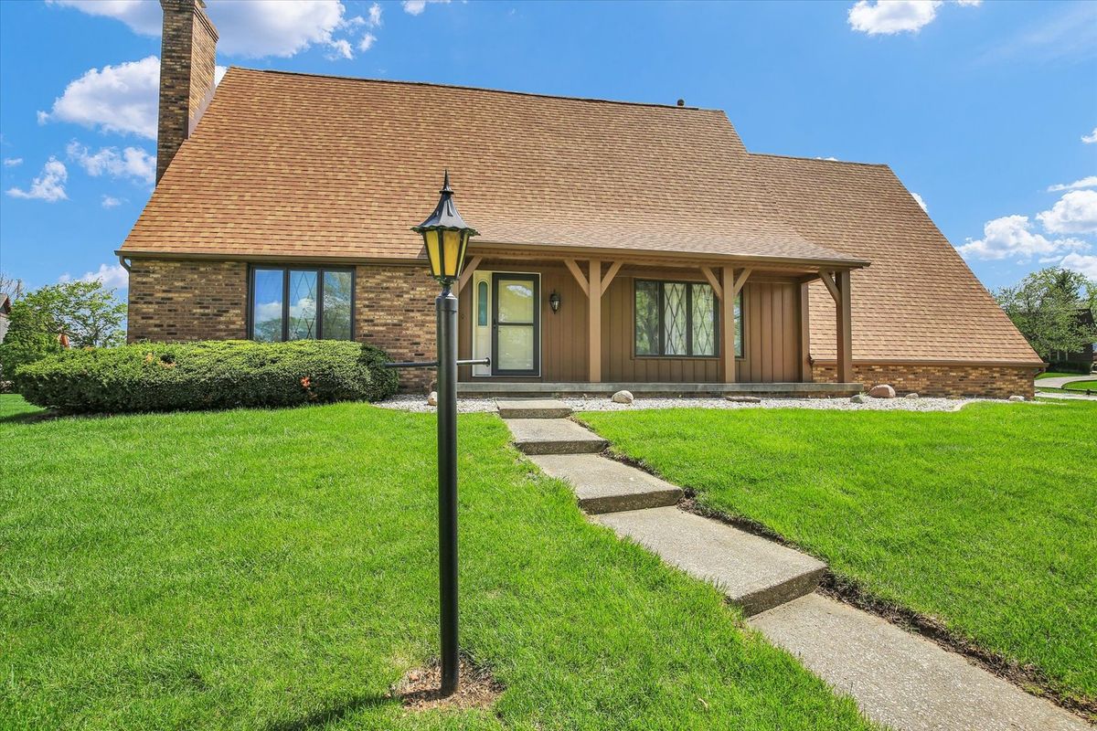 1 Lyndhurst Place, Champaign, IL 61820